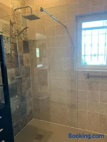Villa tout confort avec piscine privée - Image 3