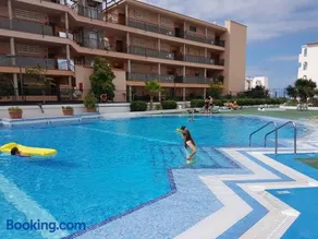 Appartement de vacances avec internet haut débit, terrasse et piscine privée | Vue montagne - Image 3