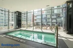 Cozy Condo Midtown Toronto - Image 4