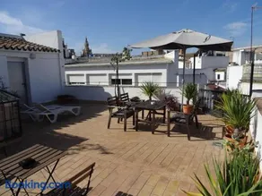 Apartamentos Almirante Hoyos - Image 1