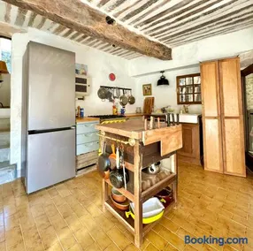 La Mistraline, in the center of the Luberon, Provence 2 bedroom, 2 bath Village House - Image 3