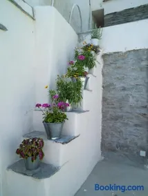 Tutti Blu Tinos Living Space - Image 3