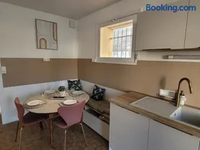 Appartement de charme dans une maison de maître - Image 2