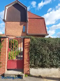 Belle chambre dans un quartier calme - Image 2