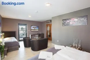 Hotel Beta - Image 2