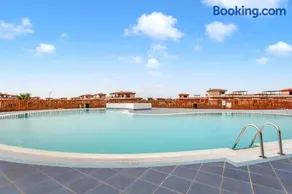 Maison entièrement équipée avec piscine, jardin et terrasse | Vue mer | Parfaite pour le travail à distance - Image 2