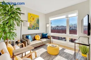St Elmo Townhome Walk to River, Incline and Dining - Image 1