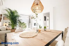 Sunny and Stylish Apt w AC -Trini by Palmera - Image 1