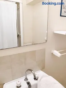 Appartement cosy à Néris-les-Bains, 20 m², balcon avec vue - Image 3