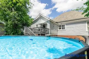 Ultimate Group Stay Private Pool Sleeps 18 Near Riverwalk - Image 2