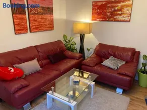 Cosy Modern Family Home Free Parking Garden - Image 3