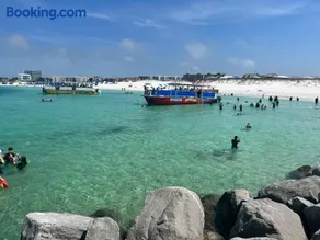 Silva Sands at Emerald Coast 5 min drive from beach - Image 2