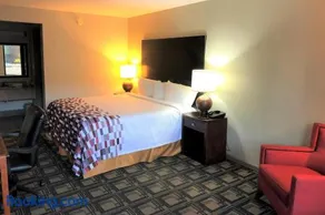 Red Roof Inn Griffin - Image 1