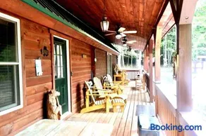 Mountain-Top-Hideaway Stay in a log cabin on a private rd! Swim, hike, explore a true mountain experience - Image 2