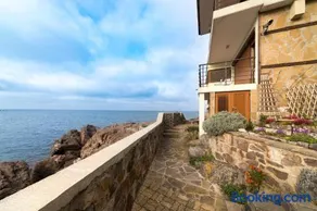 Sozopol Seaside Apartment - Image 1