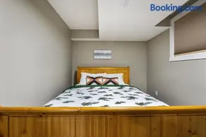 Newly renovated 2 bedroom basement suite - Image 3