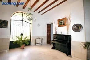 Charming House In Ayora + Terrace - Image 5