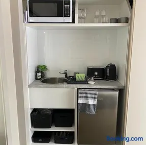 L'École Private Studio-Apartment by My Lodgingfy - Image 3