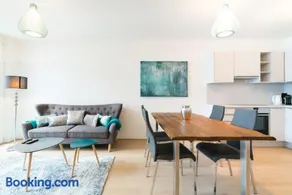 Vienna Residence | Spacious Serviced Apartment in Vienna directly at the U4 - Image 1