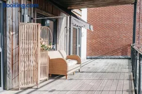 Oakgrove Apartment - 2 Bedroom with Terrance and private parking - Image 3