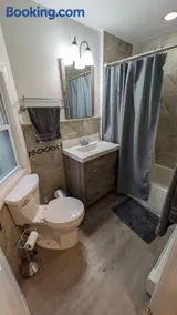 One bedroom Apartment, 15 minutes from Time Square NYC and 4 minutes from MetLife Stadium - Image 2