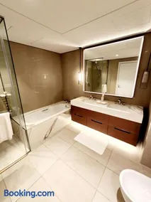 Apartments with three bedrooms at address hotel - Image 2