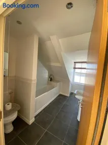 Caldey View- a beautiful flat in the heart ofTenby - Image 4