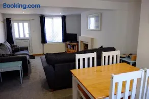 Cosy Cottage to Relax or Explore - Image 4