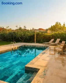 Zeusplace Magic Pool Villa - Image 1