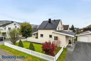 Modern house in secluded central Orkanger - Image 2