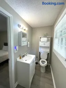 The Bungalow - 15 Min to Downtown - Image 5