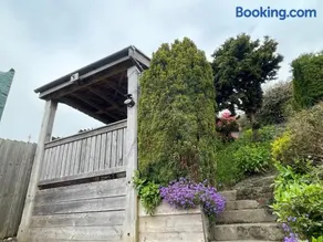 Gorwel, Spacious 3 Bedroom Cottage near the Beach - Image 1
