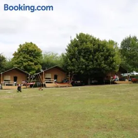 Camping le Petit Trianon de Saint Ustre - Image 3