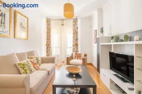 Apartamento Capuchinos Centro by Renthas - Image 3