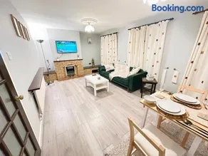 Spacious Luton Airport Accommodation - Perfect for Contractors, Families, Tourists & Long Stays - Image 2