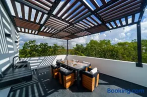Luxury 5 Bedroom Villa - Private Heated Pool - Movie Theater - Gated Community - fits 11 - Image 4