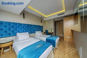 History Hotel - Image 2