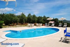Villa Saha splendida dimora immersa tra gli ulivi - Image 2
