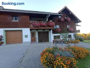 Magnifico appartamento adatto alle famiglie con griglia e giardino | Vista sulla montagna - Image 1