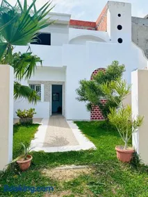 Waterfront house 1 - Image 4