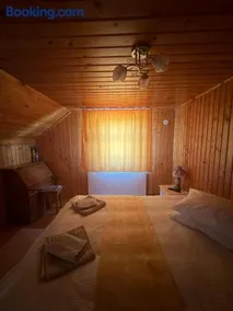 Casa de Vacanță Haneș - Private Cabin - Orchard & Mountain Views - Transalpina & viaTransilvanica - Image 3