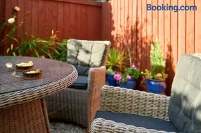 Bossell Cottage Devon - Image 1