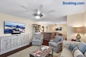 Island Time Cottage - Image 2