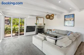 Honey Bee Lodge at Goughs Bay - Image 4