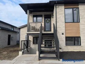 Quiet 2BR Condo Near Hospital and Wi-Fi - Image 1
