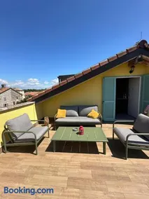 Premium Apartment Seven with Pool in Porec - Image 1