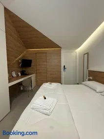 Space Tower Rooms - Image 3