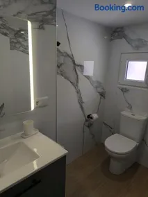 Habitación abuhardillada Deluxe - Image 2