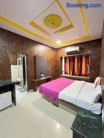 SHREE DWARKESH RESORT & WATERPARK 966o9o1oo6 07km from shreenathji temple By SK - Image 5