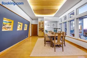 High Tide Retreat - Image 2